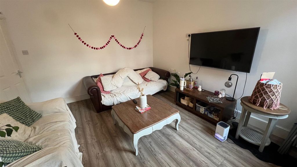 Property photo 2 of 18 Img-20241025-Wa0104.Jpg