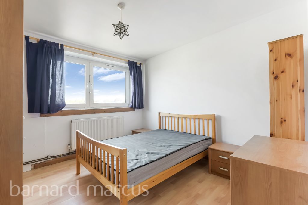 Property photo 3 of 9 Bedroom