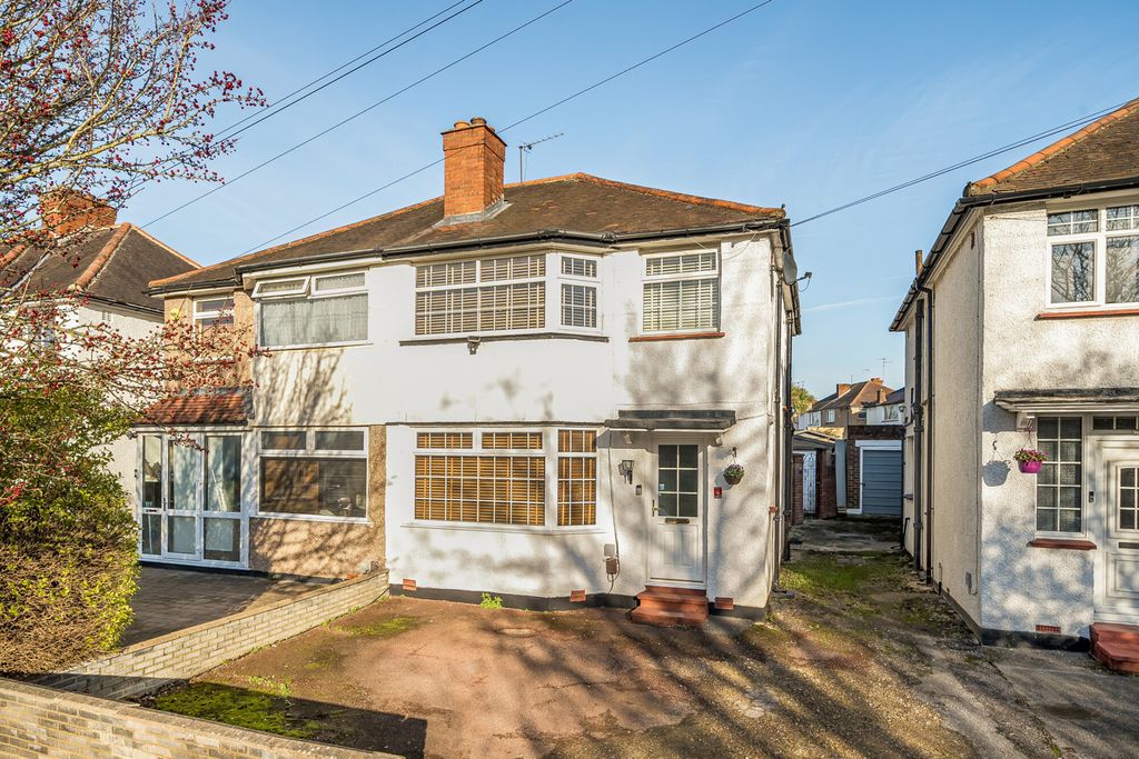 Property photo 1 of 20 1383910-2-6926F68...