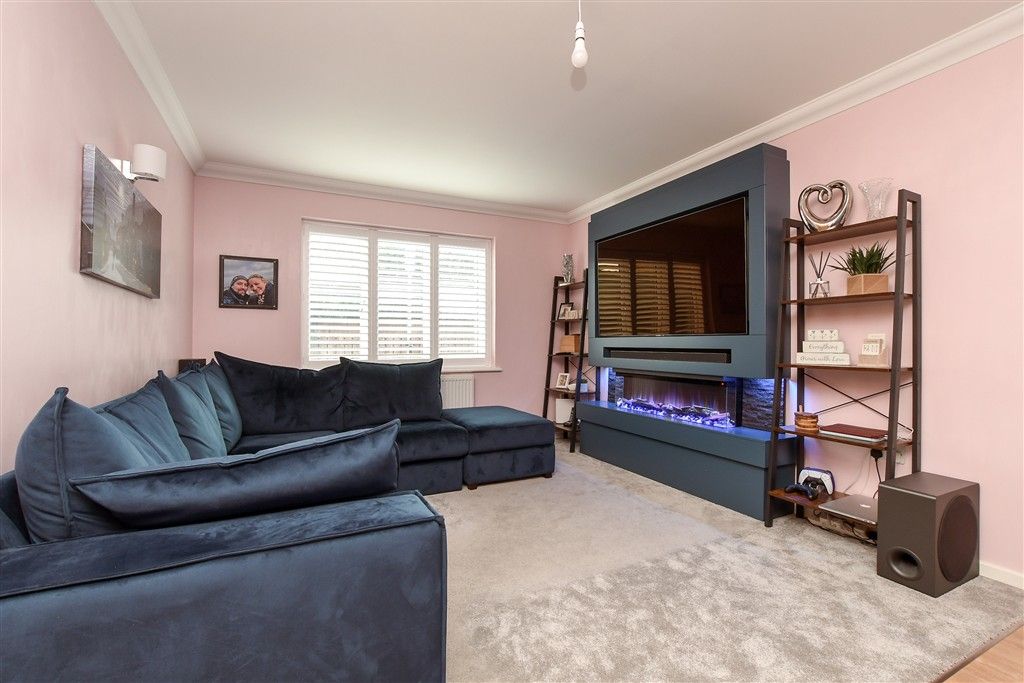 Property photo 3 of 14 Lounge/Diner