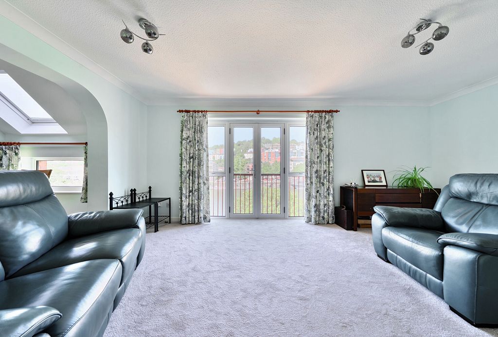 Property photo 2 of 18 1321615-12-686d27...