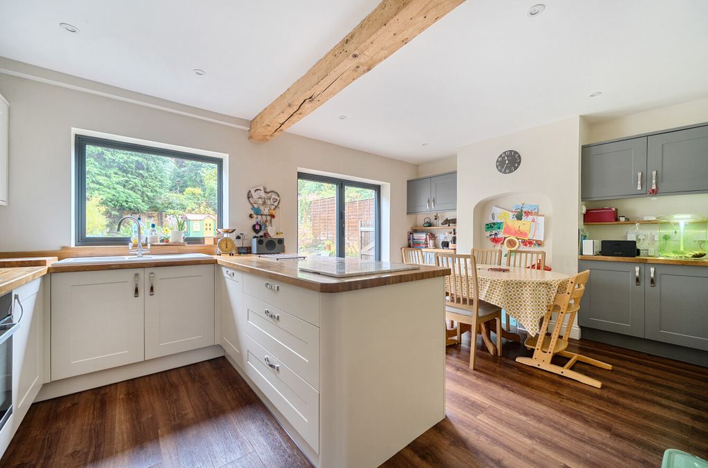 Property photo 2 of 15 1369946-30-68F61c...