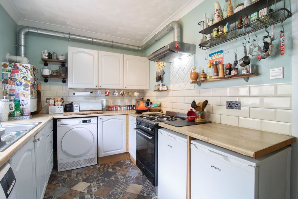 Additional image 8 of 2 bed flat for saleCae Gorlan Court, Abercarn NP11
