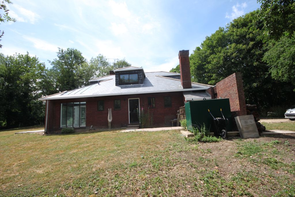 Property photo 2 of 31