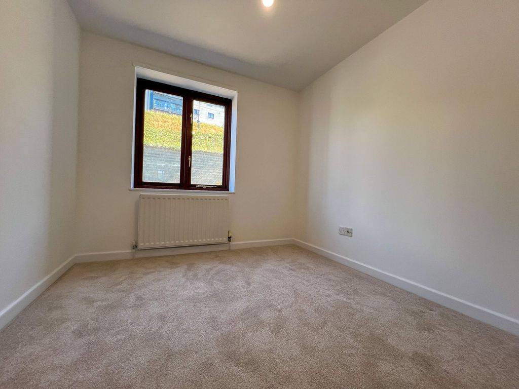 2 bed flat for saleY Lanfa, Trefechan, Aberystwyth SY23 photo 4