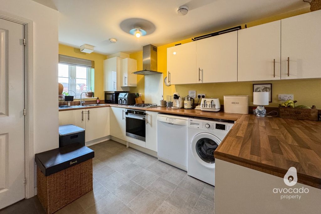 Property photo 3 of 20 4836793