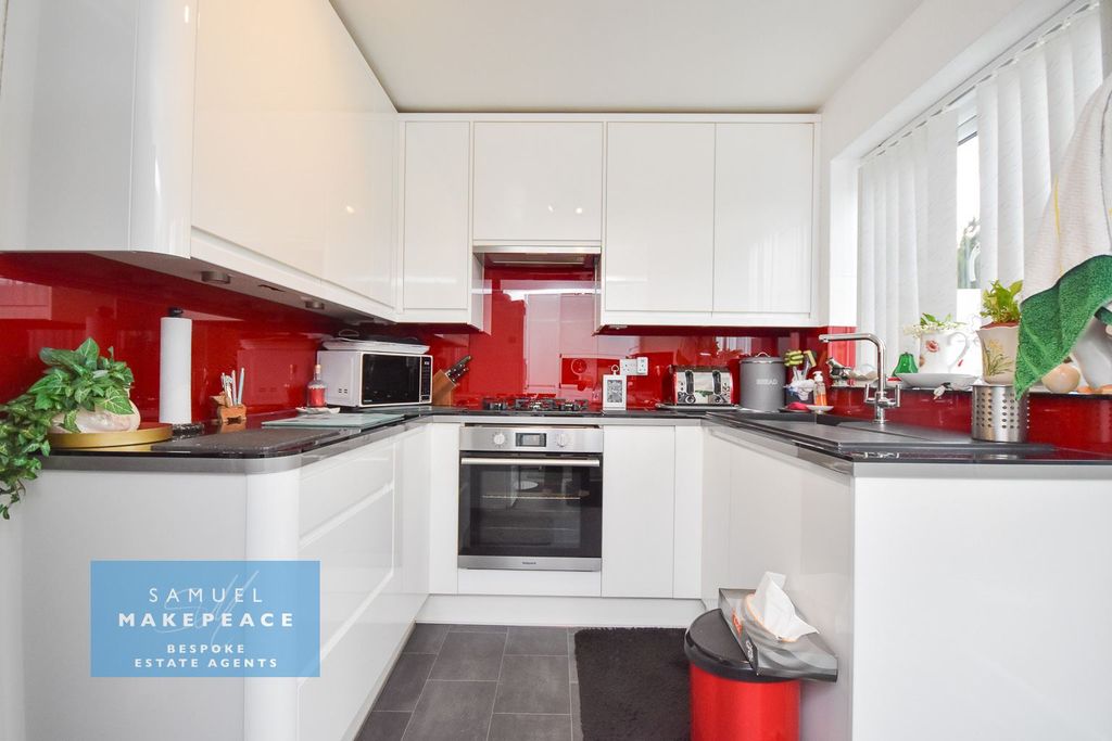 Property photo 2 of 18 Gallery