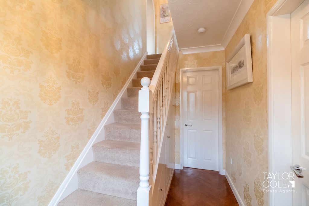 Property photo 2 of 37