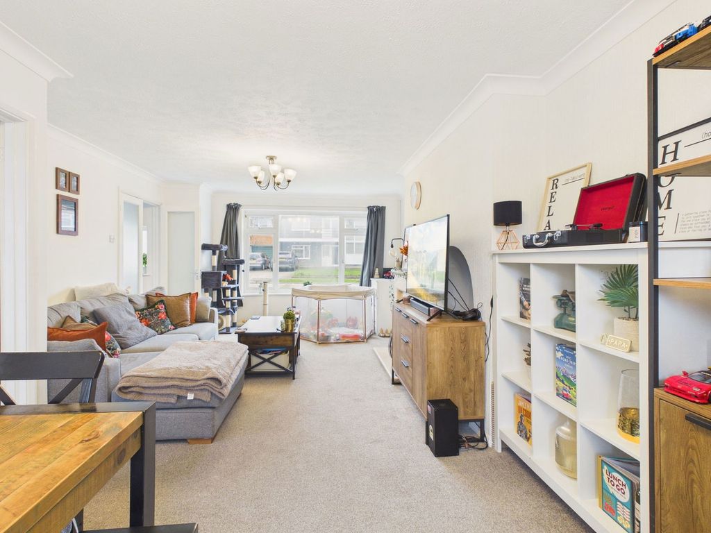 Property photo 3 of 11