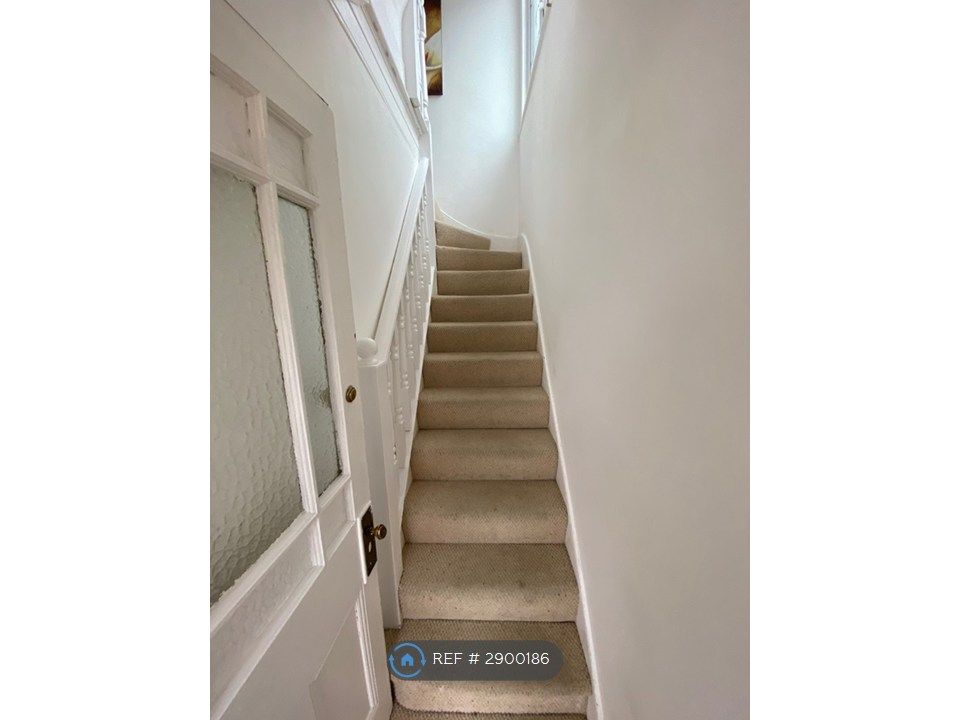 Property photo 2 of 14 Entrance