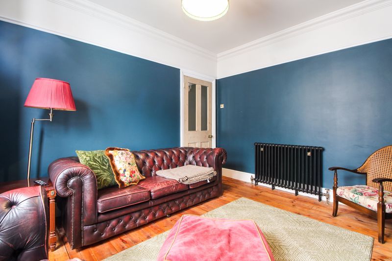 Property photo 3 of 14 Lounge