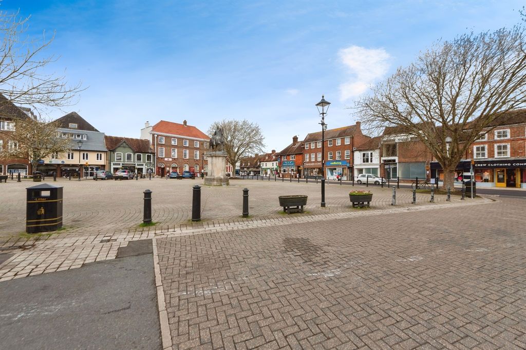 Additional image 14 of 1 bed flat for saleThe Square, Petersfield GU32