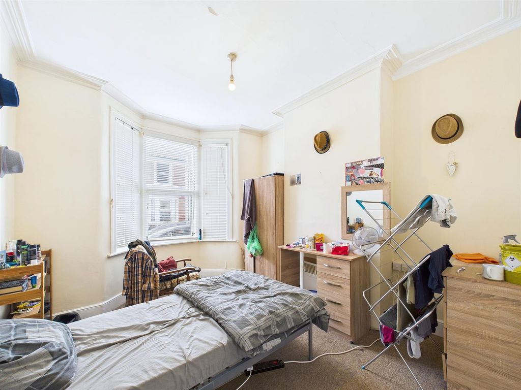 Property photo 3 of 10 3 - Terraced House For Auction, St George, Bristol