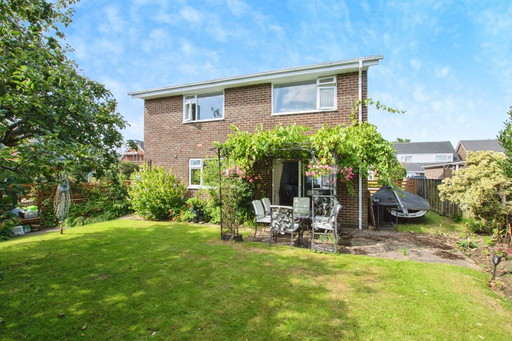 Property photo 2 of 17