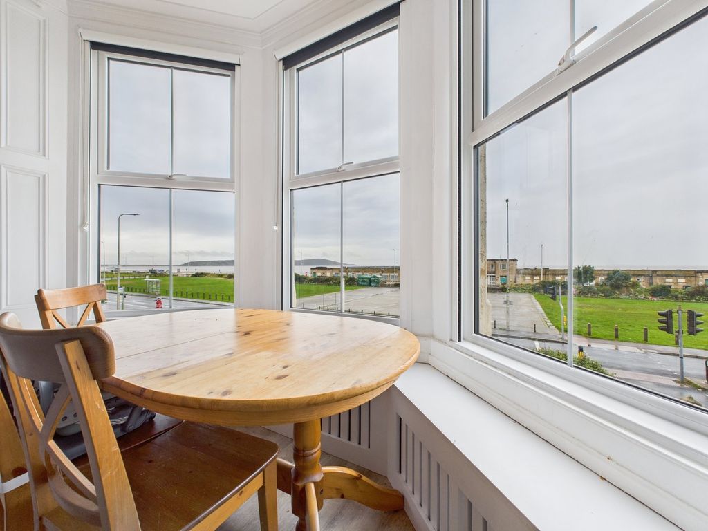 Property photo 2 of 32