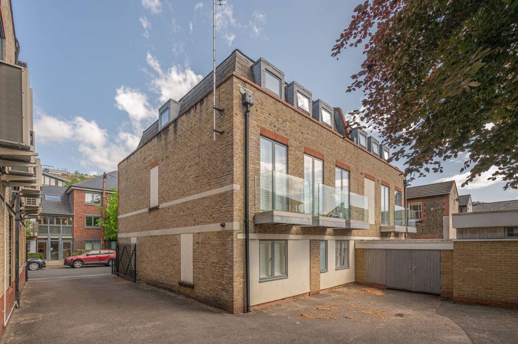 Property photo 3 of 14