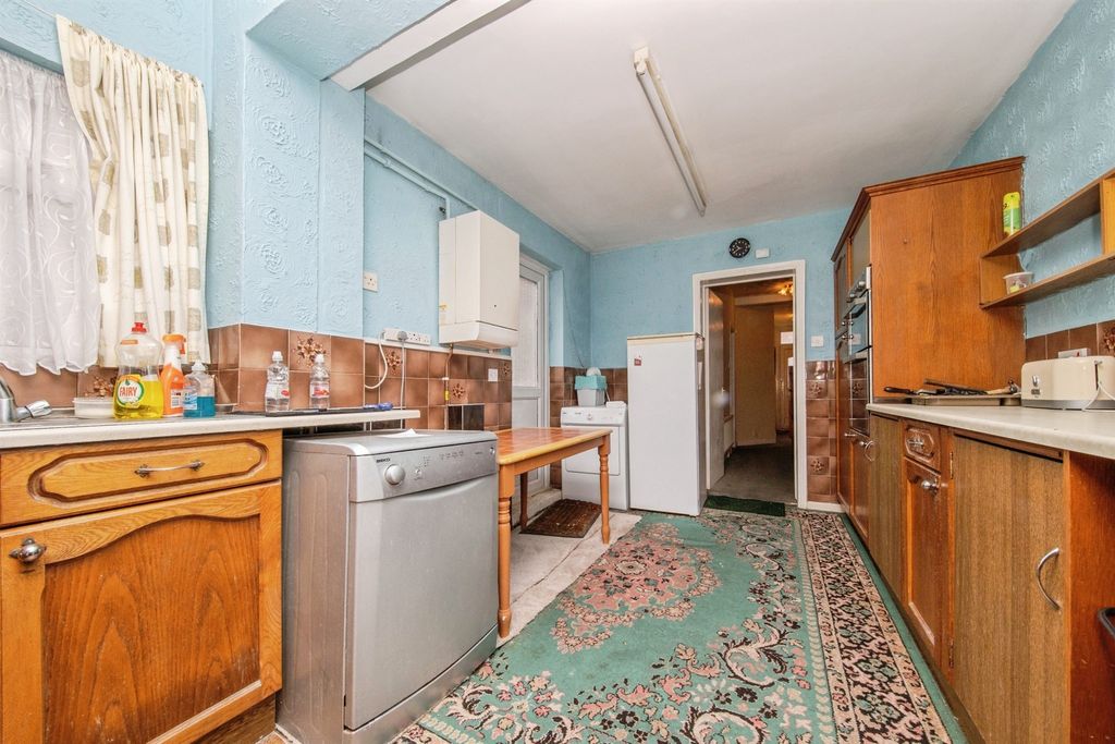 Property photo 3 of 11