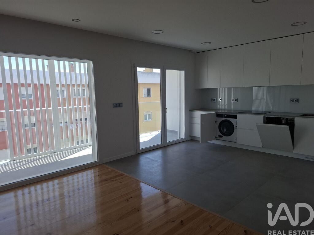 Property photo 1 of 40