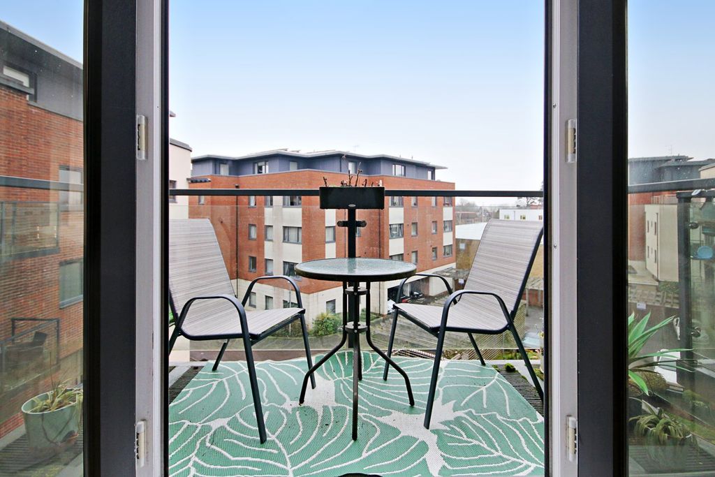 Property photo 2 of 10