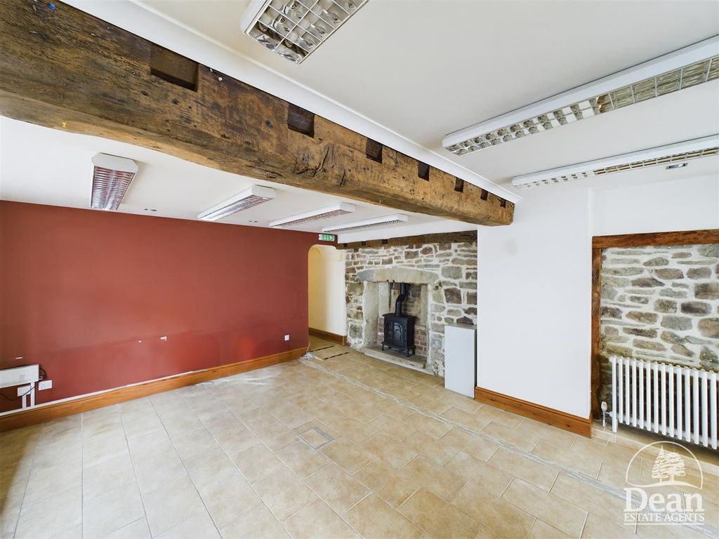 Property photo 2 of 21