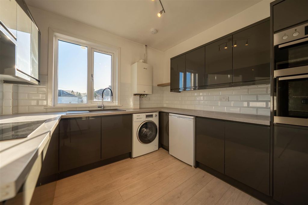 Property photo 3 of 16 Dsc09109-Hdr.Jpg