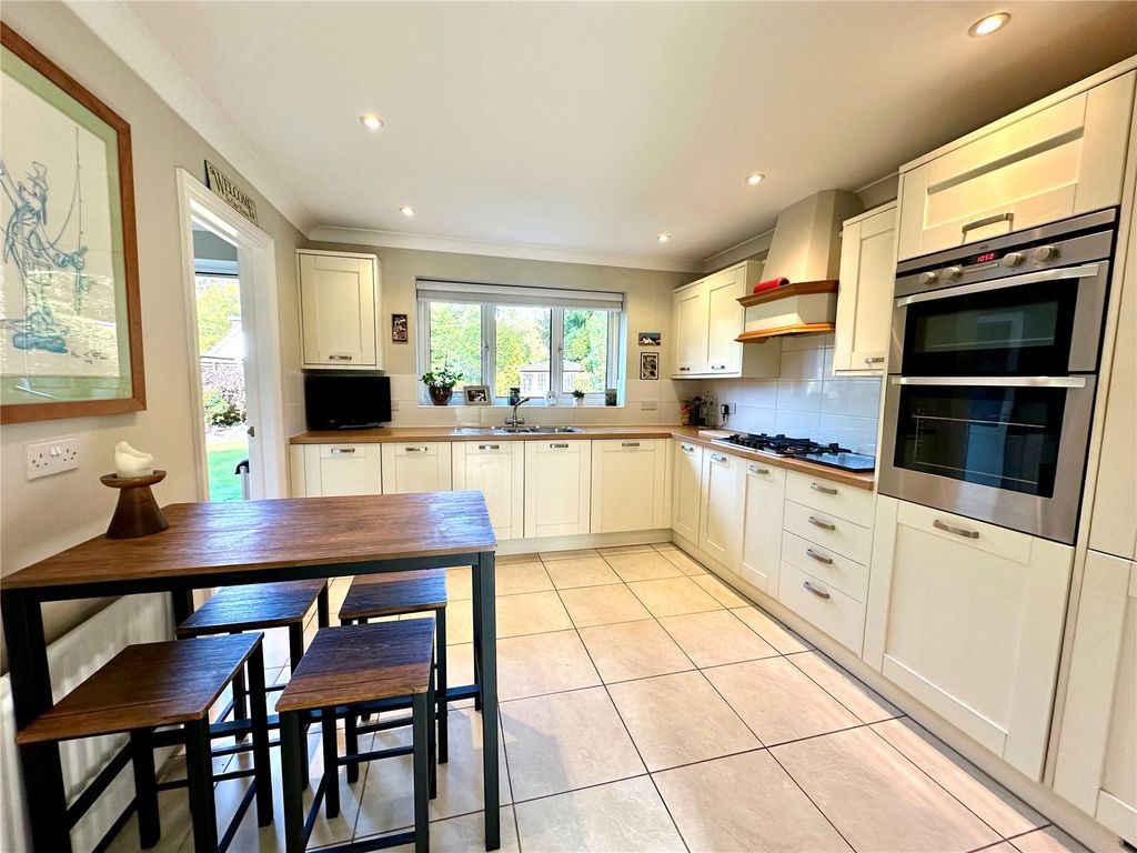 Property photo 2 of 16 Picture No. 10