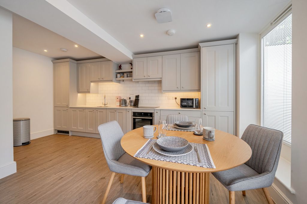Property photo 2 of 14 1497089-7-6A61Ec4...