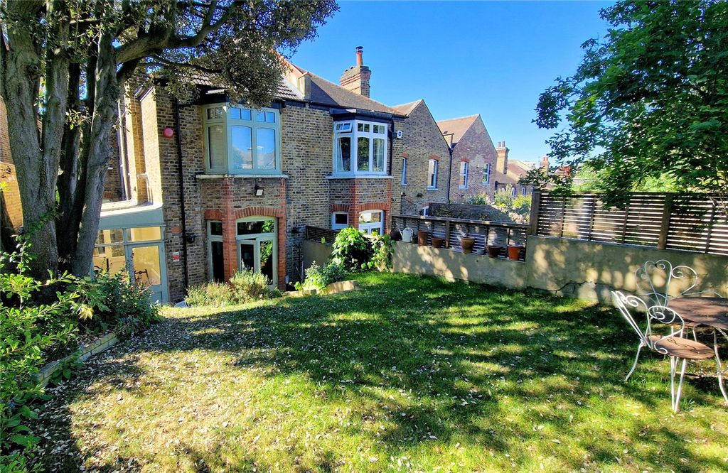 Property photo 3 of 25 Picture No. 28