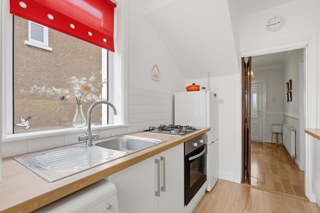 Property photo 3 of 43
