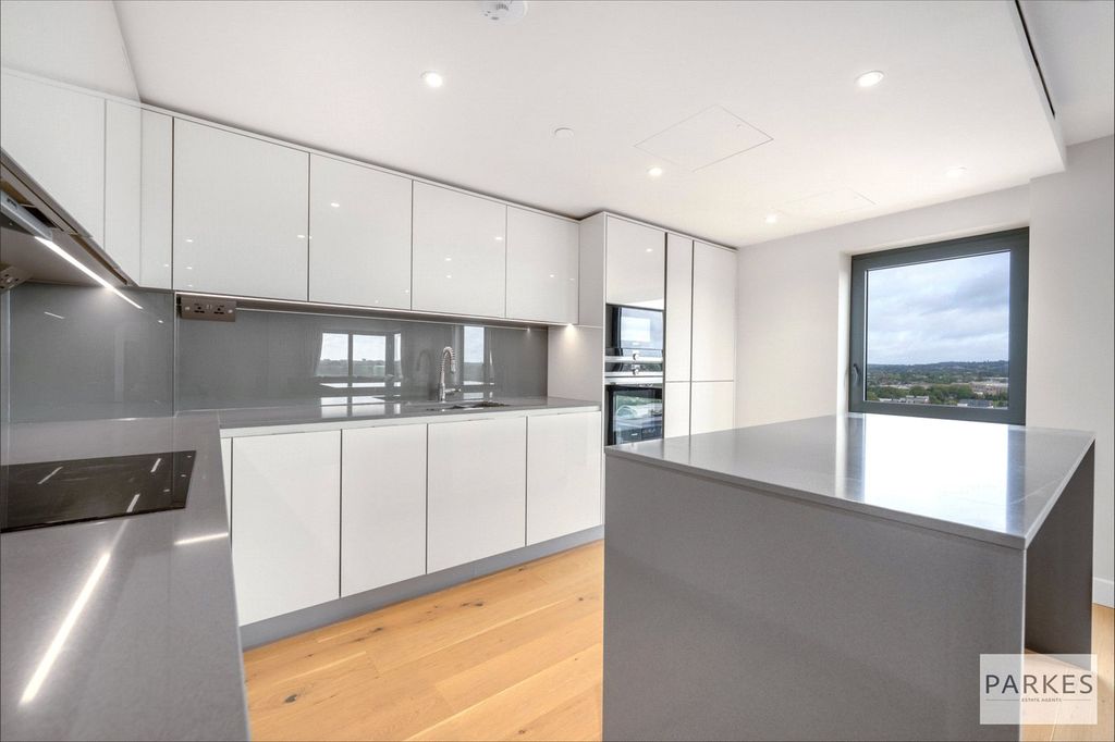 Property photo 3 of 24 Picture No. 05