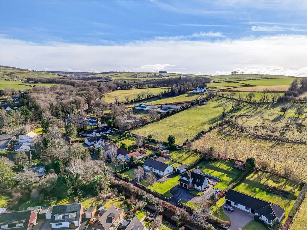 Property photo 2 of 35