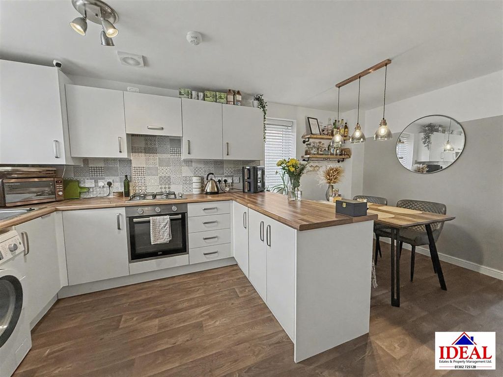 Property photo 2 of 16 Image00022 (2).Jpg