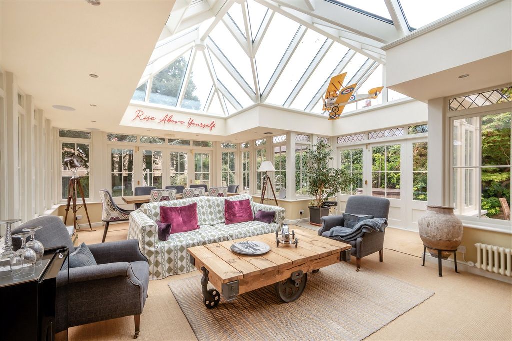 Property photo 3 of 19 Orangery