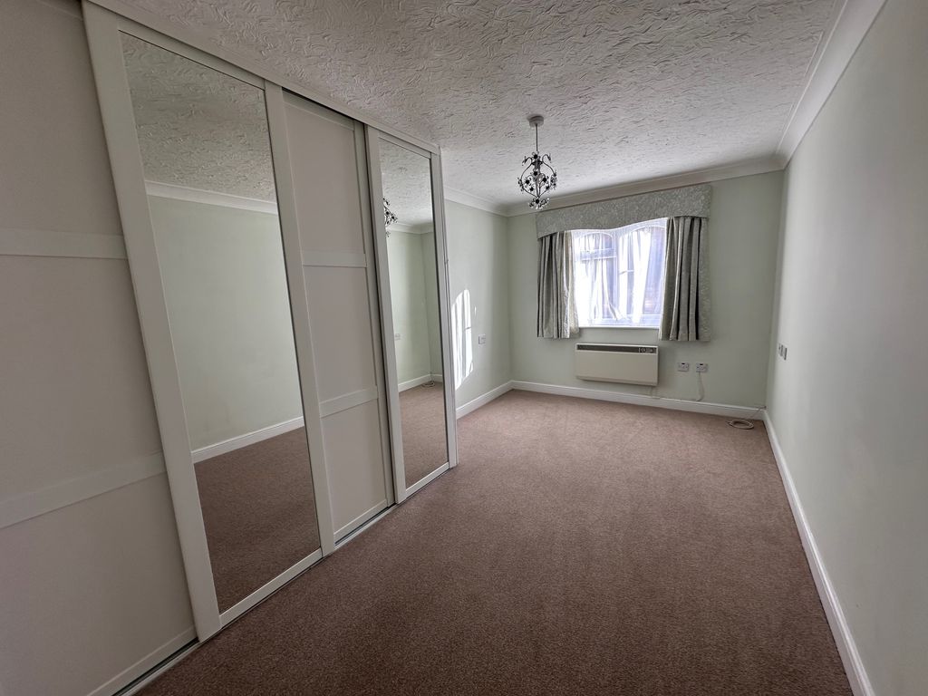 Property photo 2 of 8