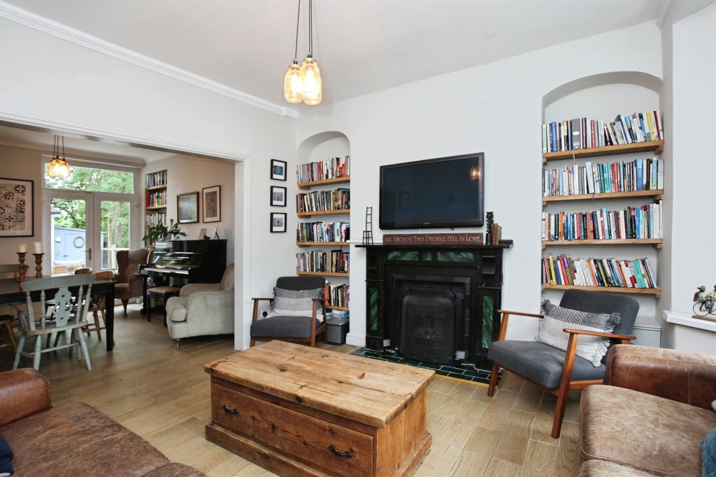 Property photo 3 of 31
