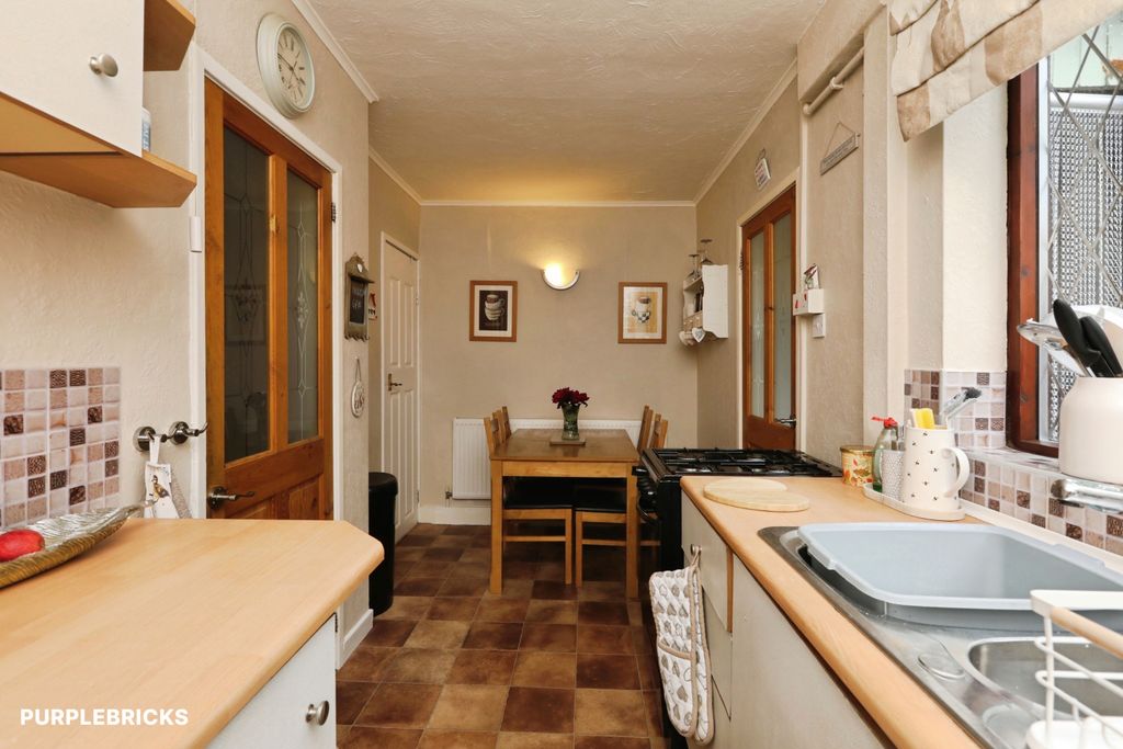 Property photo 3 of 24