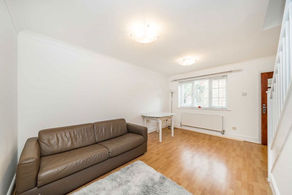 Property photo 3 of 7