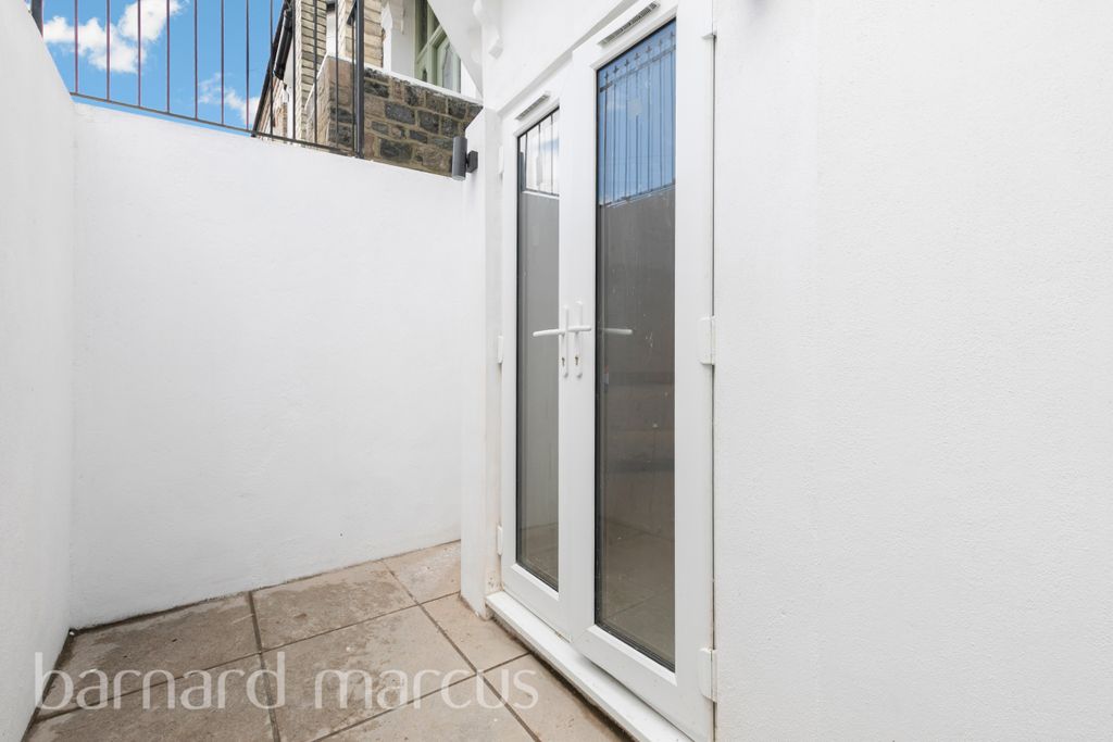 Property photo 3 of 7 Image
