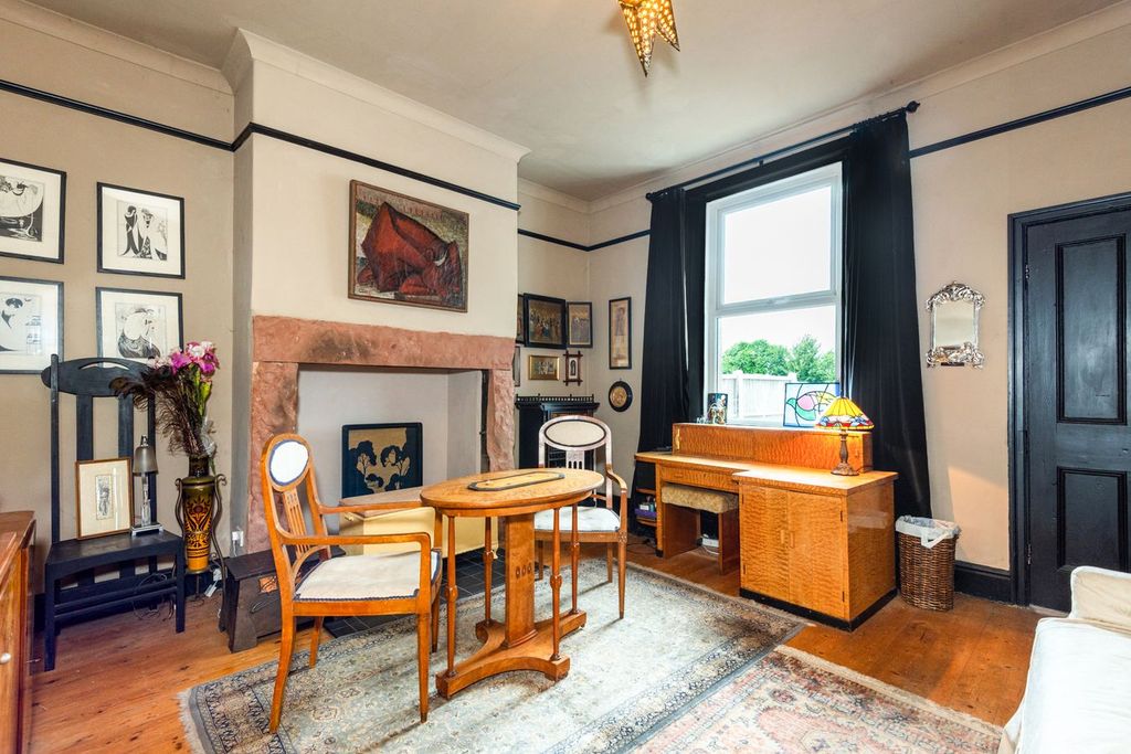 Property photo 3 of 22 Sitting Room