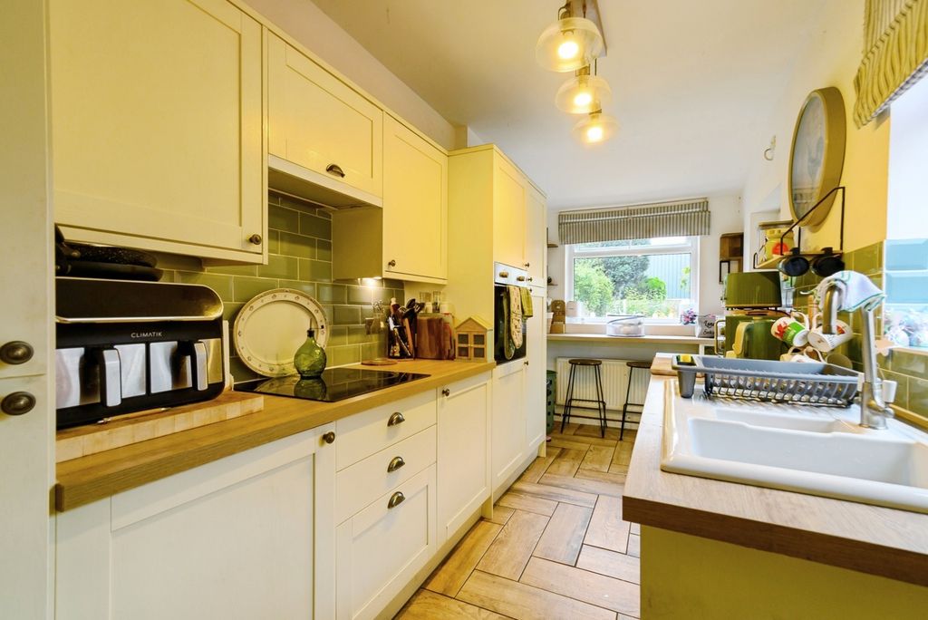 Property photo 2 of 16 Pbox-Img.Jpg