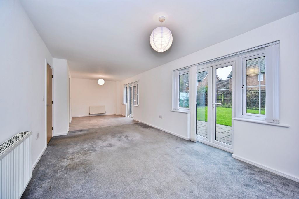 Property photo 2 of 20