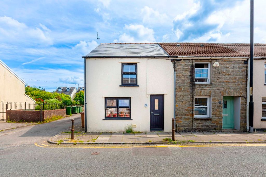 Property photo 1 of 31