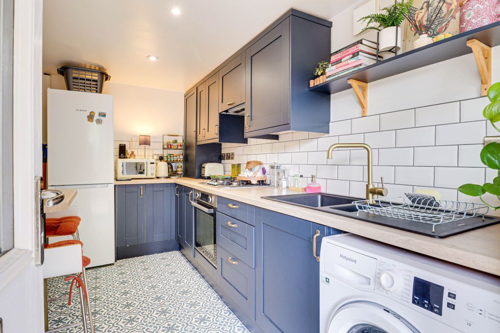 Property photo 3 of 13 Kitchen