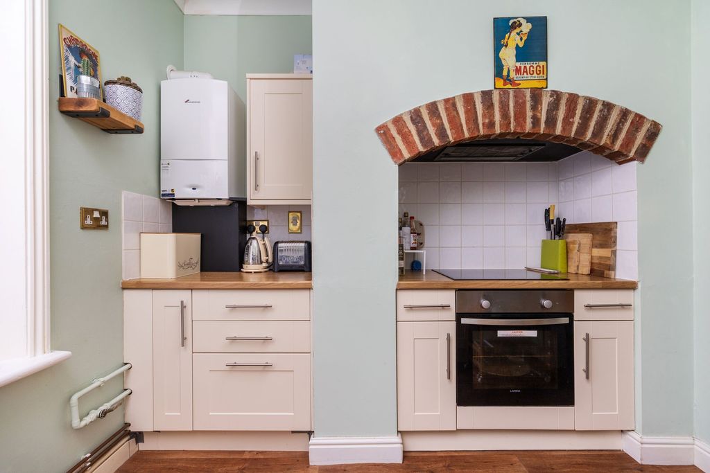 Property photo 2 of 9