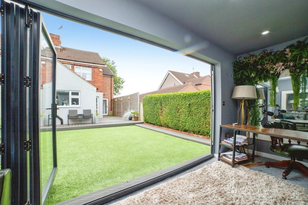 Property photo 2 of 23 Pbox-Img.Jpg