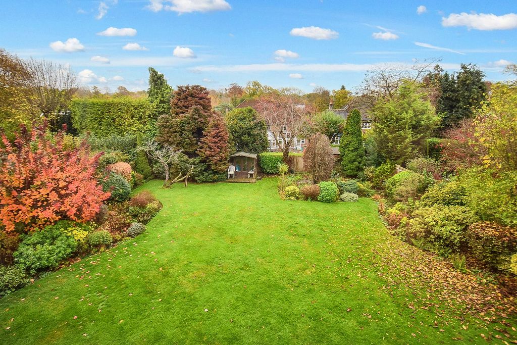 Property photo 3 of 27 Garden