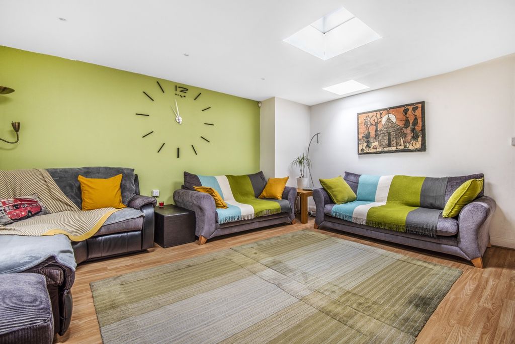 Property photo 3 of 15 461489 (3)