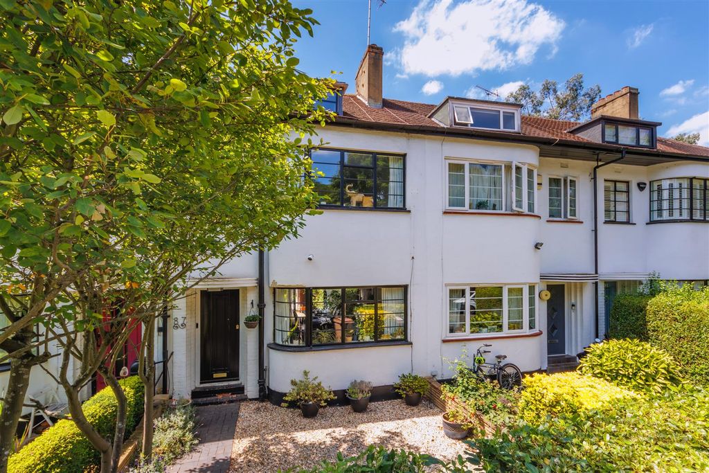Property photo 1 of 18