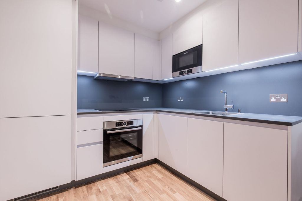 Property photo 1 of 11 Kitchen
