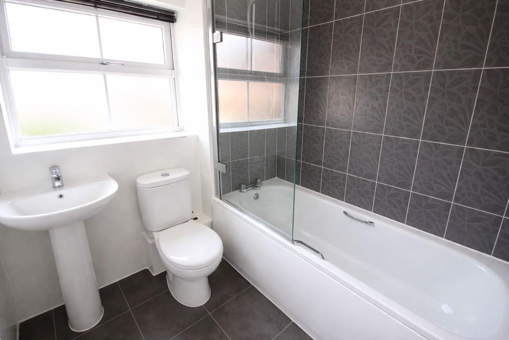 Property photo 1 of 16 Bathroom 2.Jpg